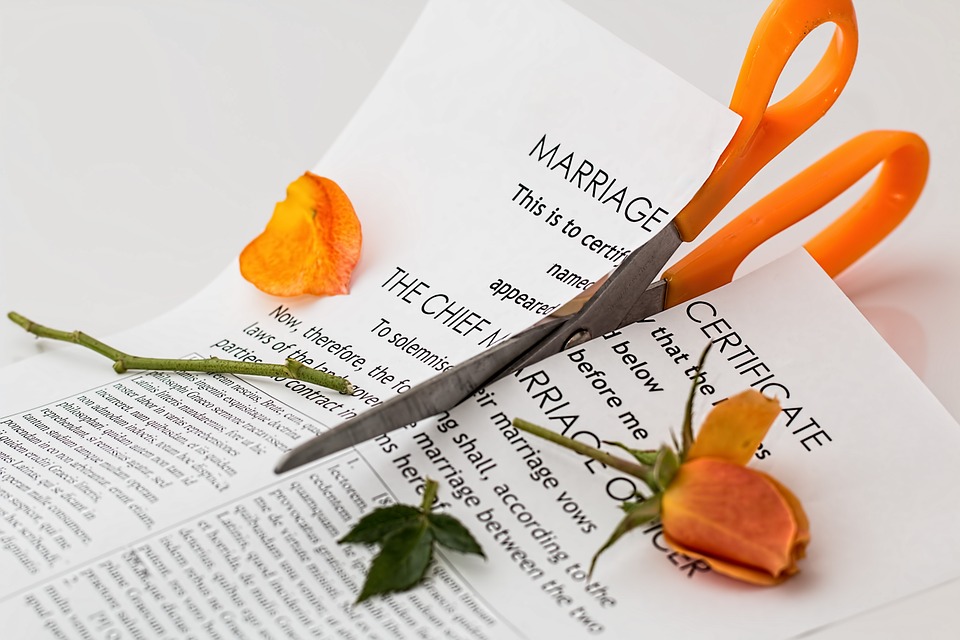 Tout ce que vous devez savoir sur le divorce, c’est ici